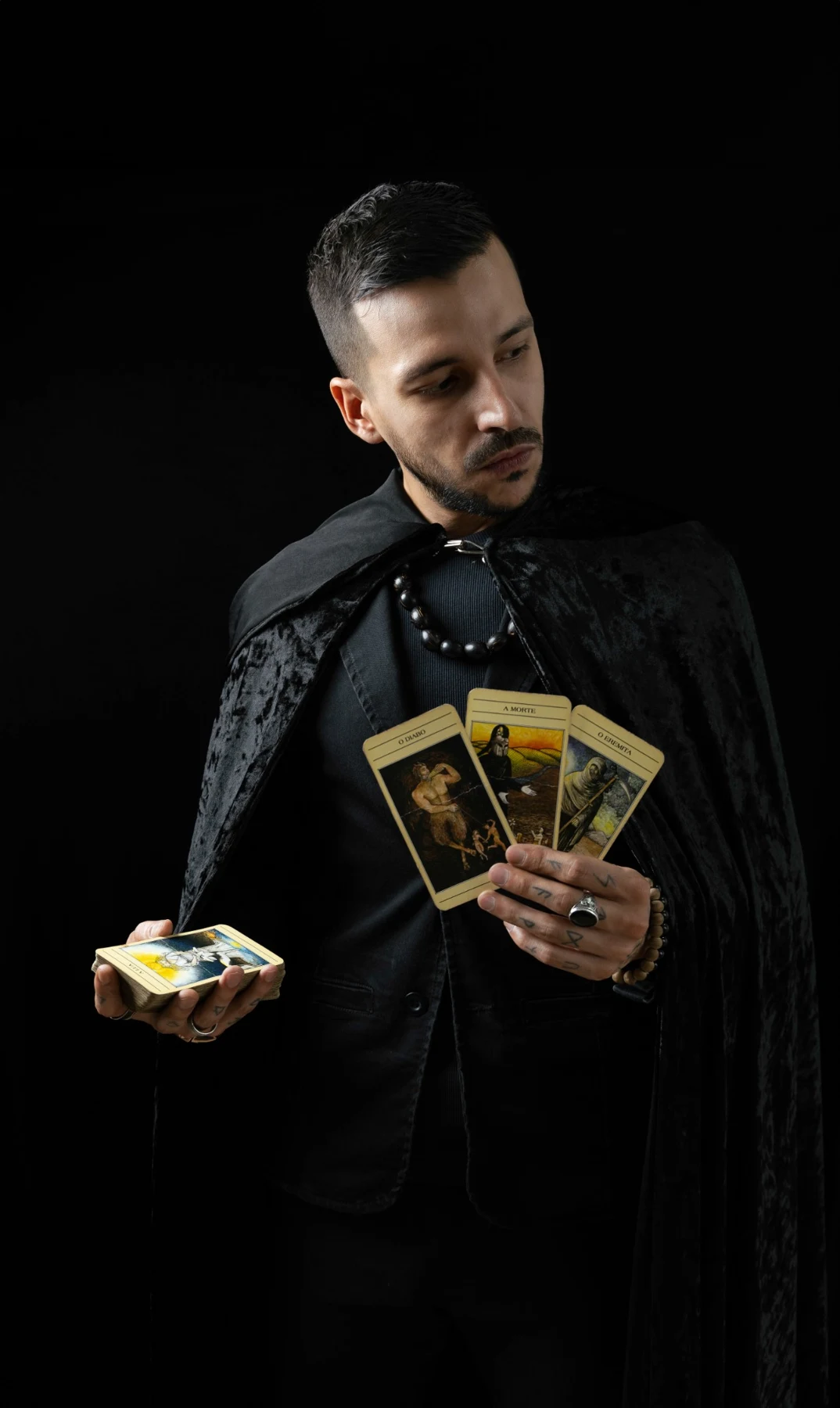 Azazel Qayin — Oracles — Tarot and Runes